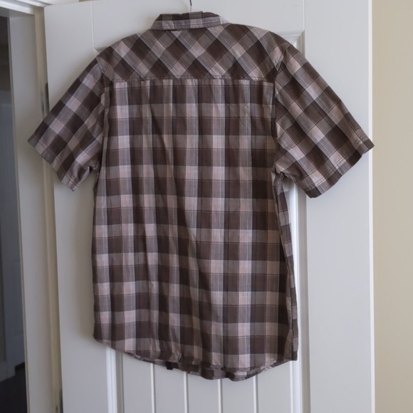 Men's Plaid Button-up shirt - Picture 3 of 4